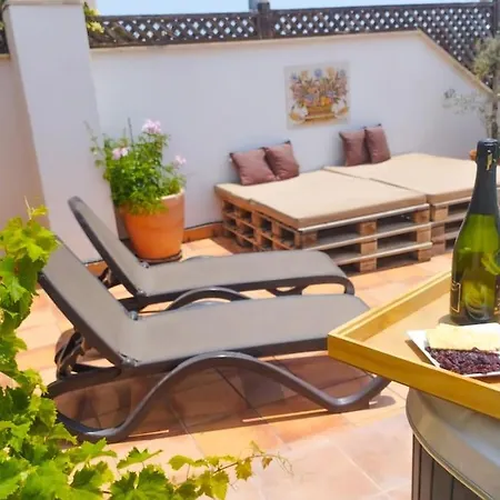 Penthouse With Jacuzzi And Spectacular Sea Views *