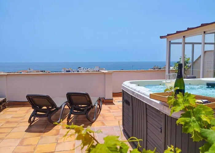 דירה Penthouse With Jacuzzi And Spectacular Sea Views