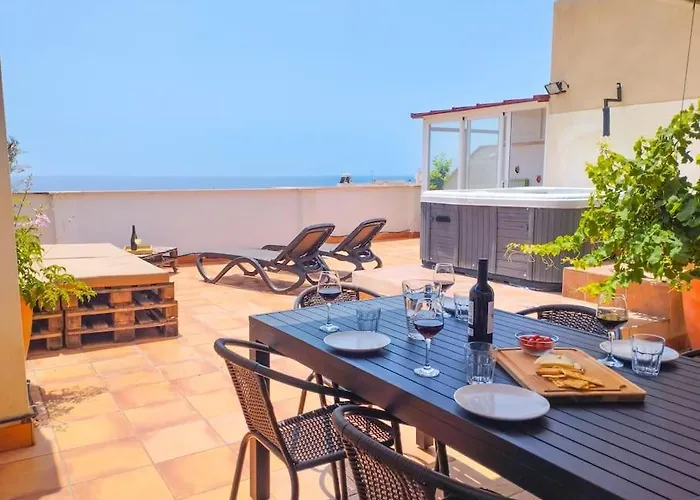 Penthouse With Jacuzzi And Spectacular Sea Views * נרחה