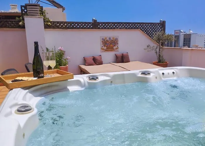 Penthouse With Jacuzzi And Spectacular Sea Views *